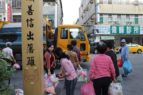photo credit: The garbage truck arrives! via photopin (license)